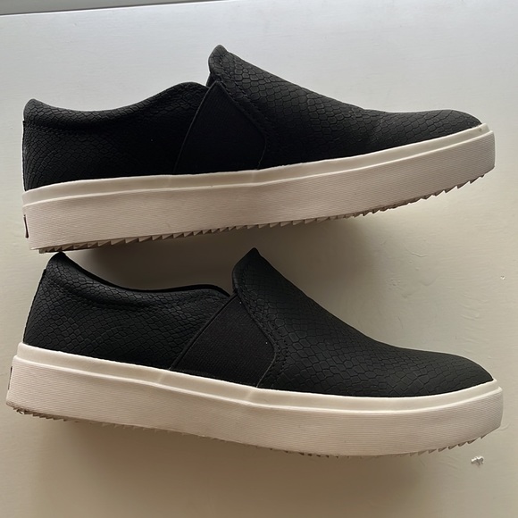 Dr. Scholl’s Women’s Wander Up Slip on Sneakers - Picture 5 of 8